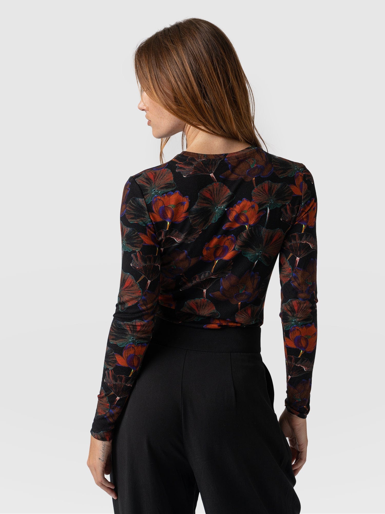 Austen Crew Neck Tee Long Sleeve Red Flora - Women's T-Shirts | Saint + Sofia® USA